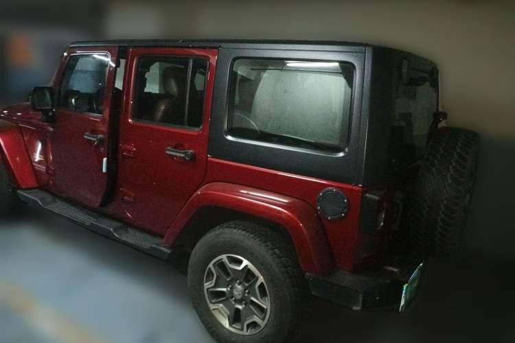 Used Jeep Wrangler 2013 3.6L Sahara Four-Door Edition
