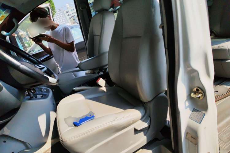 Used JAC Refine M5 2013 2.0T Gasoline Automatic Business Edition