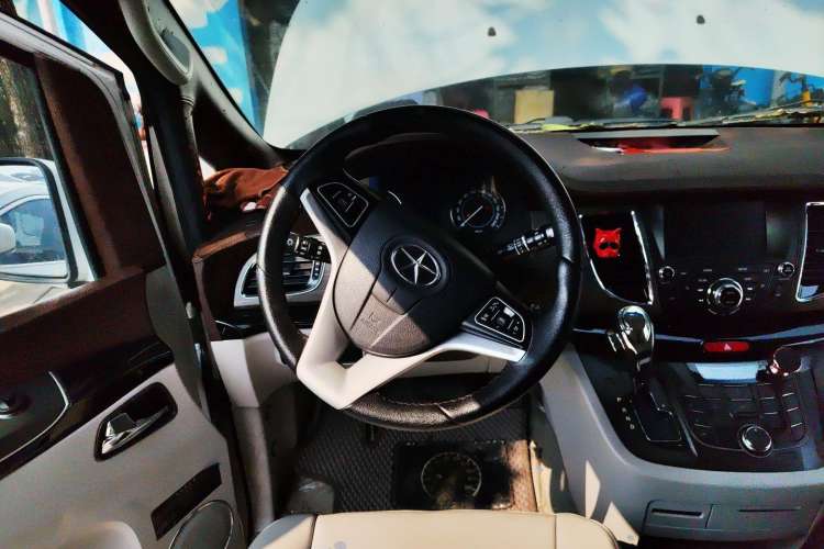 Used JAC Refine M5 2013 2.0T Gasoline Automatic Business Edition