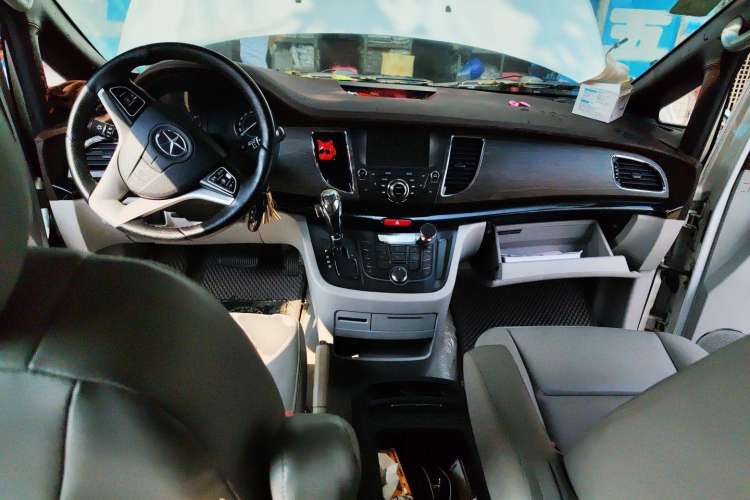 Used JAC Refine M5 2013 2.0T Gasoline Automatic Business Edition