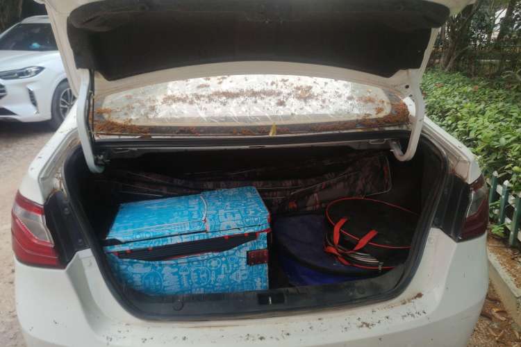 Used Soueast V5 Lingzhi 2014 1.5L Manual Standard Edition Trunk