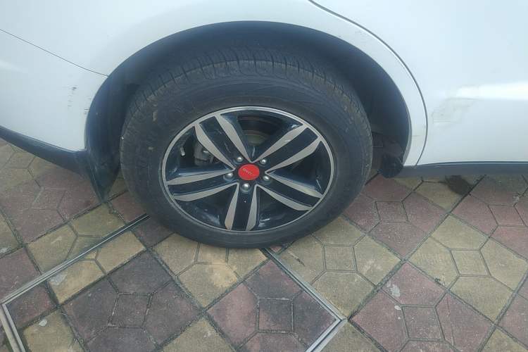 Used Geely Auto GX7 2015 Classic Edition 1.8L Manual Elite Model China V Standard
