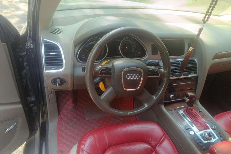 Used Audi Q7 2010 3.6 FSI quattro base version
