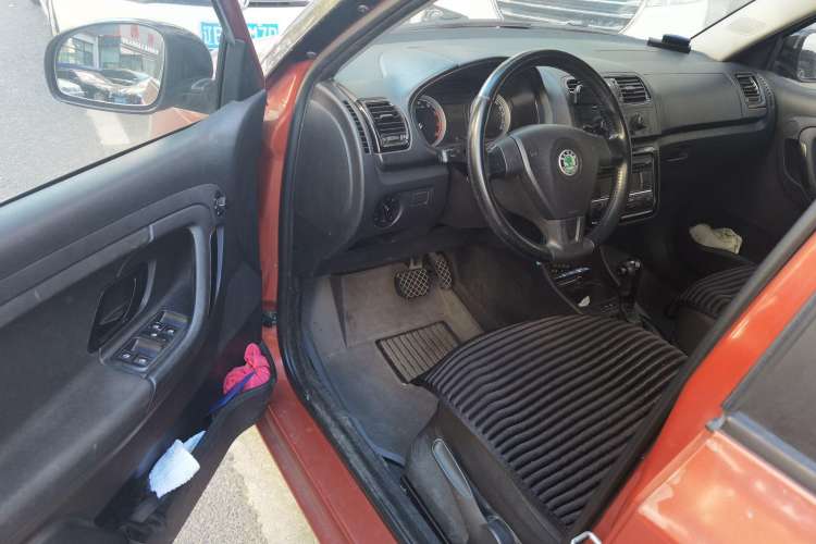 Used Skoda Fabia 2009 1.6L Automatic Crystal Edition
