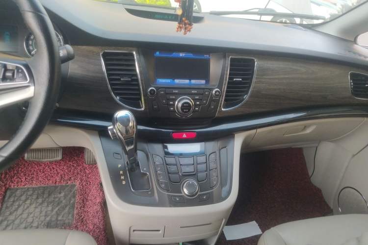 Used JAC Refine M5 2016 2.0T Gasoline Automatic Business Edition