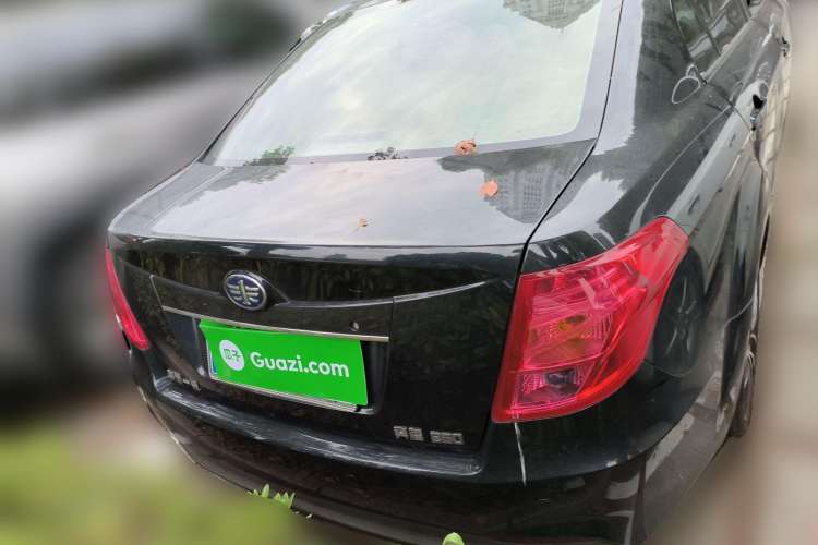 Used Bestune B50 2013 1.6L automatic luxury version
