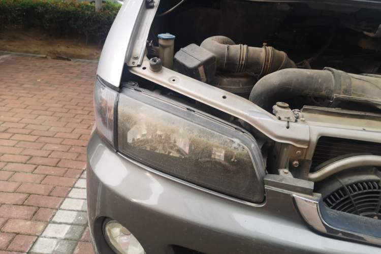 Used JAC Refine 2011 2.0L Shuttle Gasoline Comfort Edition HFC4GA3 Right Front Headlight