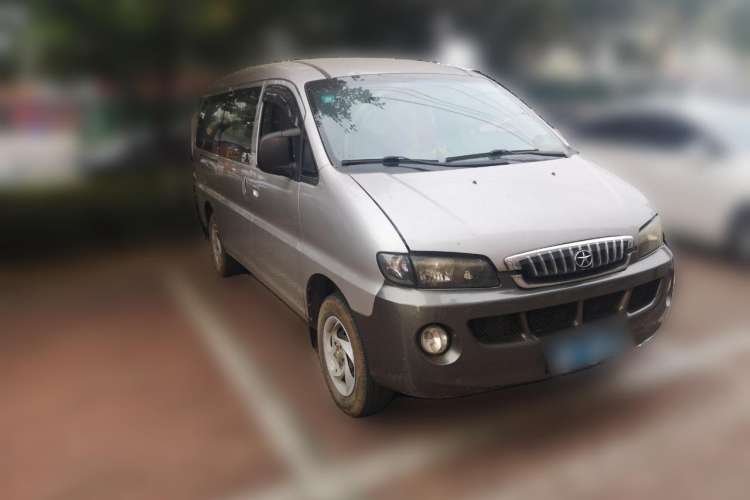 Used JAC Refine 2011 2.0L Shuttle Gasoline Comfort Edition HFC4GA3 Front Right 45 Deg