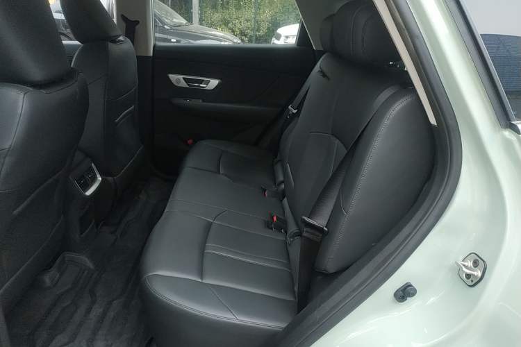 Used Dongfeng Aeolus Huge 2022 Mach Dual-Motor 1.5T MHD Dare-to-Dream Edition
