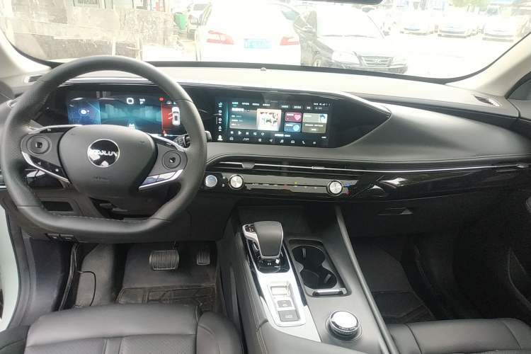 Used Dongfeng Aeolus Huge 2022 Mach Dual-Motor 1.5T MHD Dare-to-Dream Edition
