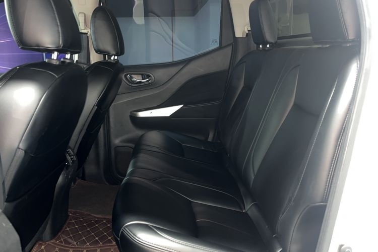 Used Nissan Navara 2017 2.5L Automatic 4x4 Luxury Edition QR25
