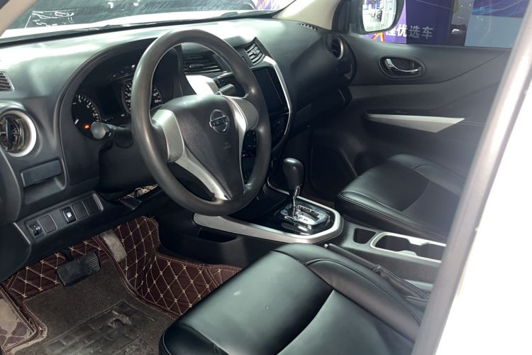 Used Nissan Navara 2017 2.5L Automatic 4x4 Luxury Edition QR25
