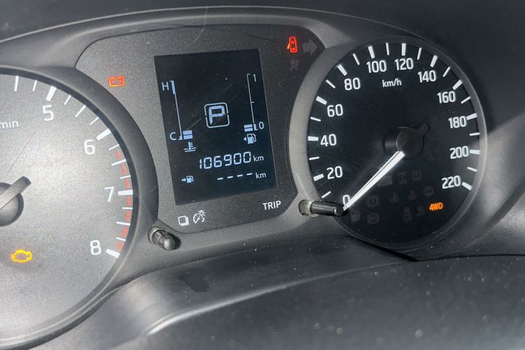 Used Nissan Navara 2017 2.5L Automatic 4x4 Luxury Edition QR25
