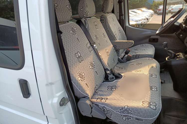 Used JMC Transit 2019 2.8T Commercial Version Short Wheelbase Low Roof 6-Seater China VI Emission Standard JX493