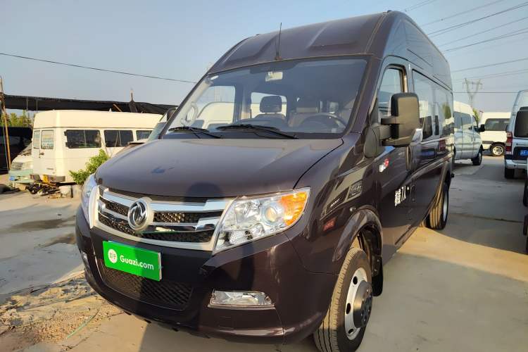 Used Dongfeng Yufeng 2021 2.4T Rear-Drive Logistics Vehicle High-Roof Design Rear Dual Tires 6–9 Seats China VI Emission Standard Model YCY24140-60