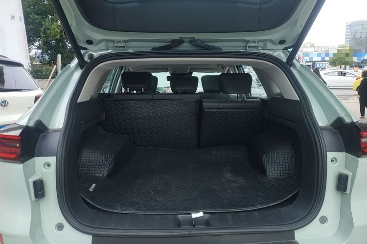 Used Dongfeng Aeolus Huge 2022 Mach Dual-Motor 1.5T MHD Dare-to-Dream Edition
