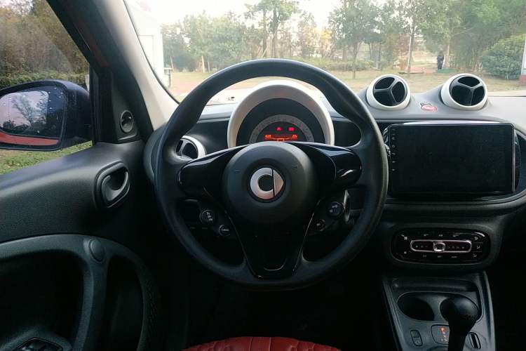 Used smart forfour 2016 1.0L 52 kW Dynamic Edition