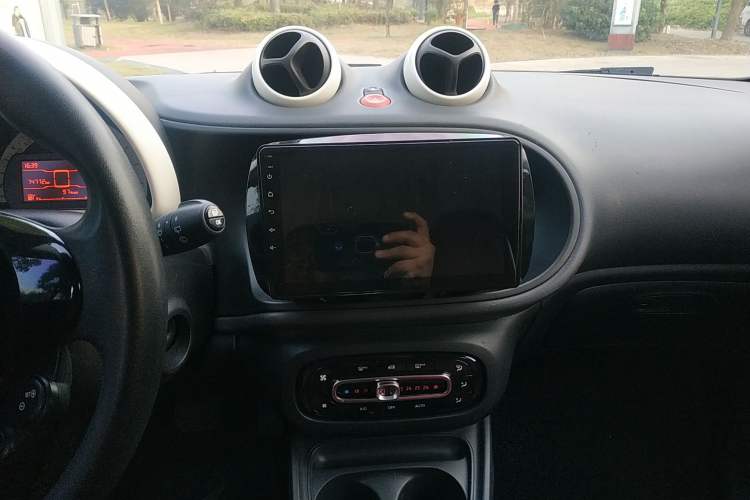 Used smart forfour 2016 1.0L 52 kW Dynamic Edition