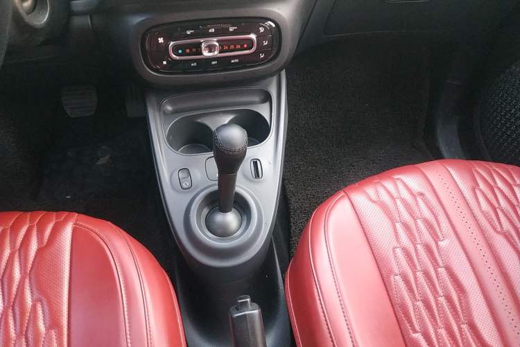 Used smart forfour 2016 1.0L 52 kW Dynamic Edition