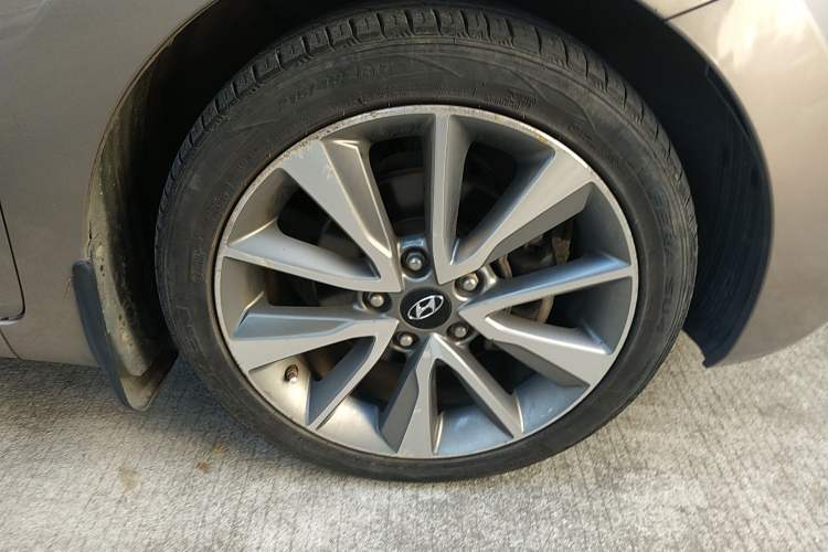 Used Hyundai Elantra (5th Generation / Langdong) 2015 1.6L Automatic Luxury Model