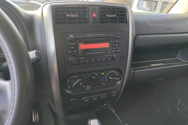 Used Suzuki Jimny 2015 1.3 AT JLX
