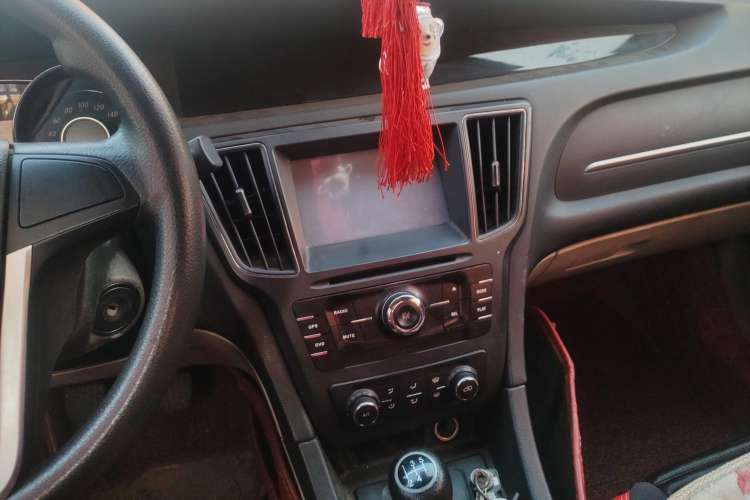 Used BAIC Senova D50 2014 1.5L manual standard version
