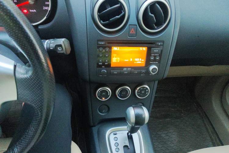 Used Nissan Qashqai 2010 20X LE CVT 2WD Audio And AC Panel