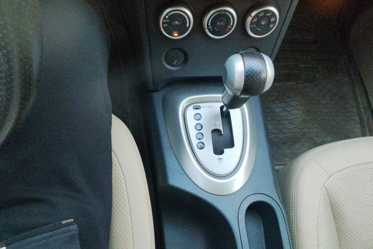 Used Nissan Qashqai 2010 20X LE CVT 2WD Gear Lever