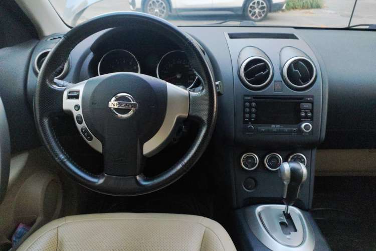 Used Nissan Qashqai 2010 20X LE CVT 2WD Center Console