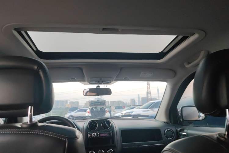 Used Jeep Compass 2013 2.4L four-wheel drive luxury version