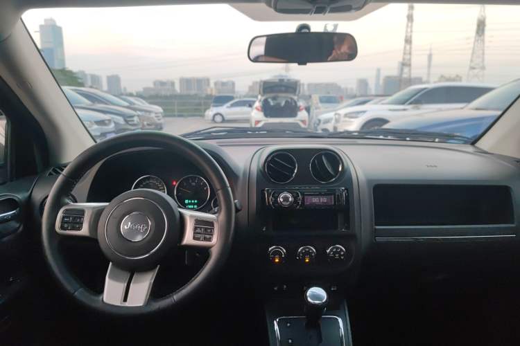 Used Jeep Compass 2013 2.4L four-wheel drive luxury version