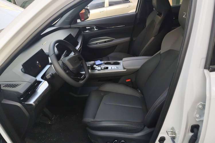 Used Oshan Z6 New Energy 2023 ZhiDian iDD 150KM Flagship PLUS Smart Parking Edition