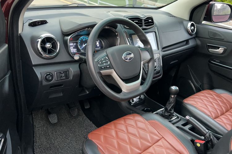 Used SWM X3 2018 1.5L Manual Fashion Model