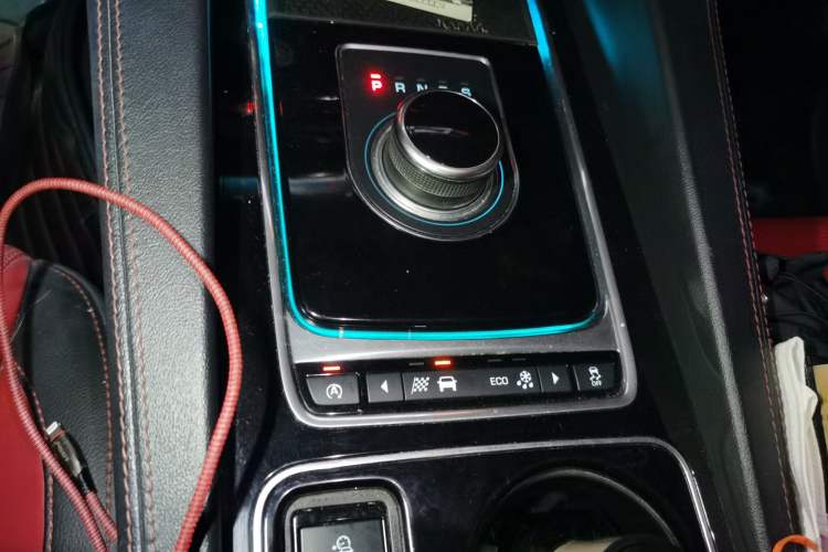 Used Jaguar F-PACE 2016 2.0T Two-Wheel-Drive R-Sport Sport Edition