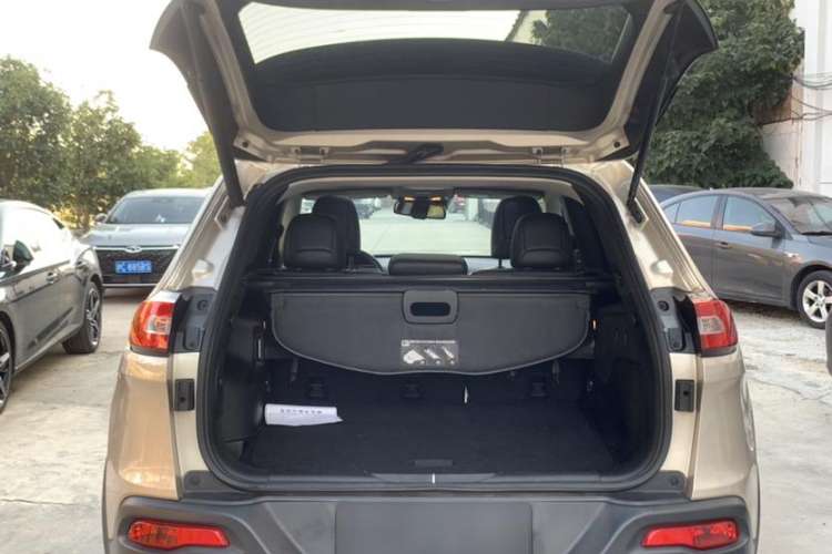 Used Jeep Cherokee 2014 2.4L Luxury Edition
