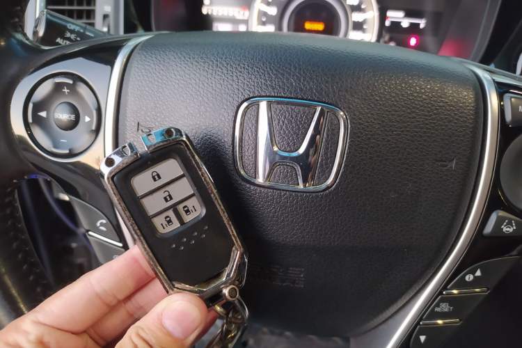 Used Honda Elysion 2016 2.4L Supreme Edition