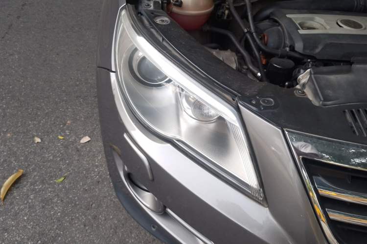 Used Volkswagen Tiguan 2009 2.0 TSI Luxury Edition Right Front Headlight