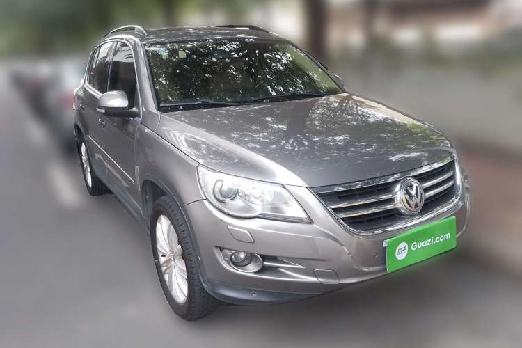 Used Volkswagen Tiguan 2009 2.0 TSI Luxury Edition Front Right 45 Deg