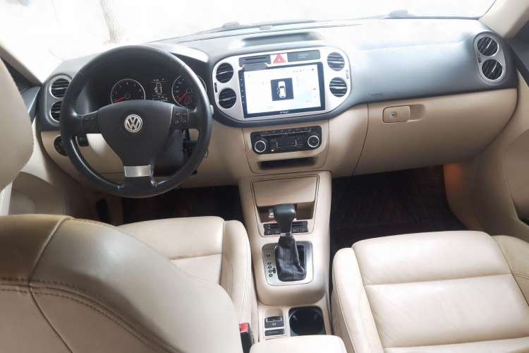 Used Volkswagen Tiguan 2009 2.0 TSI Luxury Edition Center Console