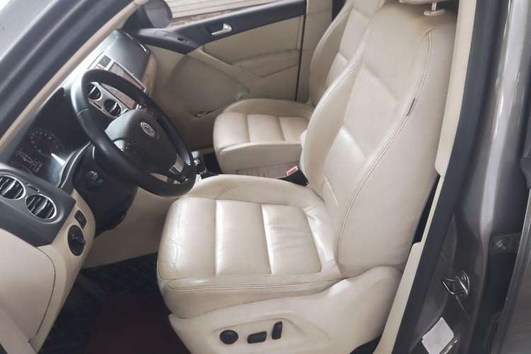 Used Volkswagen Tiguan 2009 2.0 TSI Luxury Edition Left Front Seat