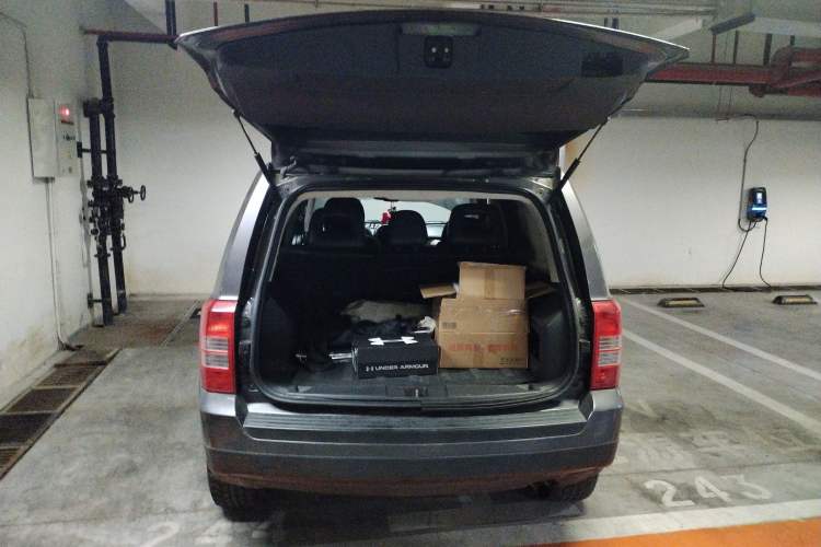 Used Jeep Patriot 2014 2.4L Sport Edition Trunk