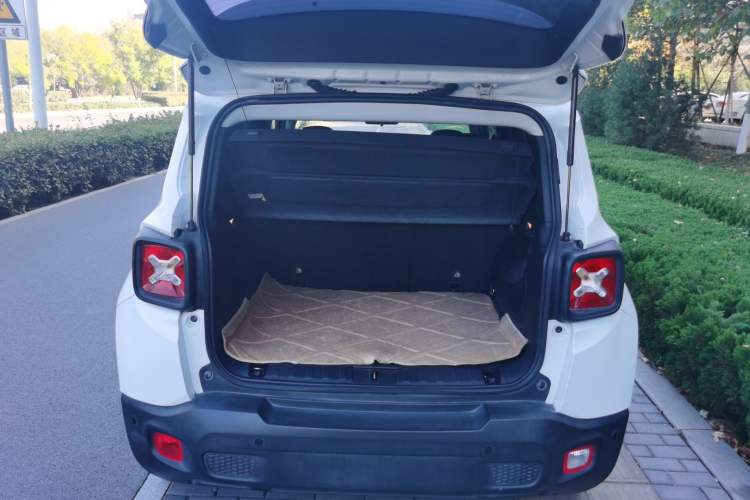 Used Jeep Renegade 2016 1.4T Manual Kinetic Edition
