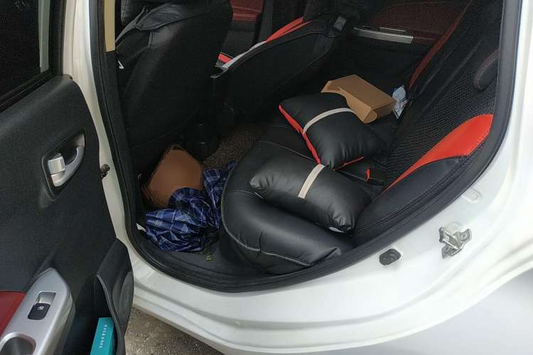 Used CHANGAN Benni 2015 1.4L IMT Luxury Model China V Standard
