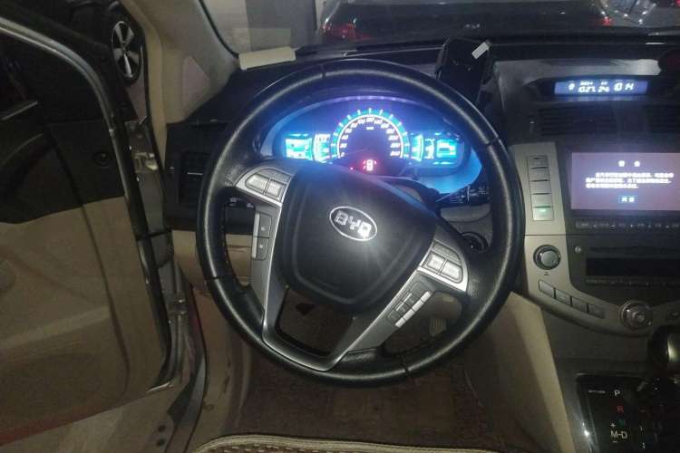 Used BYD S6 2012 2.4L Automatic Luxury Edition