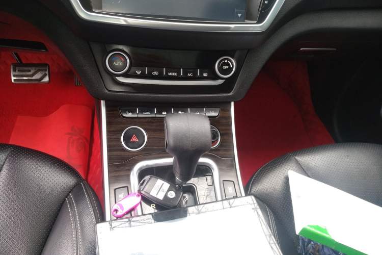 Used Land X7 2015 2.0T Panoramic Prestige Edition
