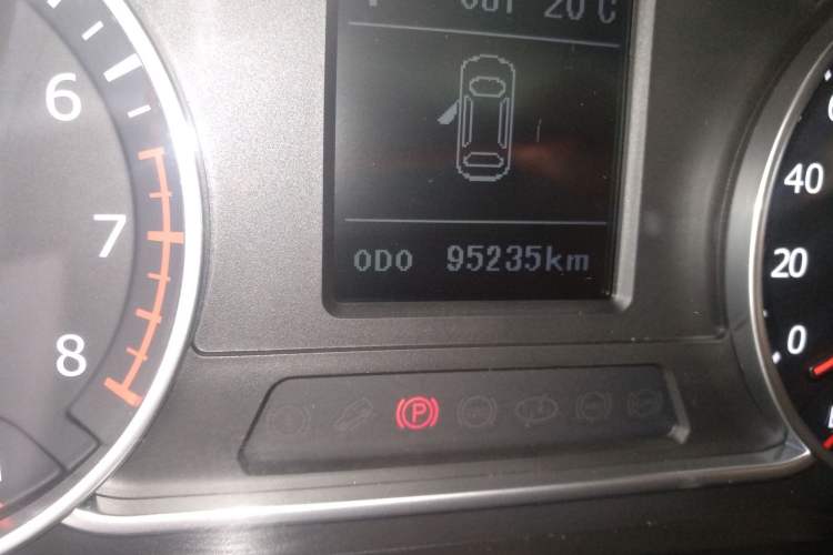 Used Land X7 2015 2.0T Panoramic Prestige Edition
