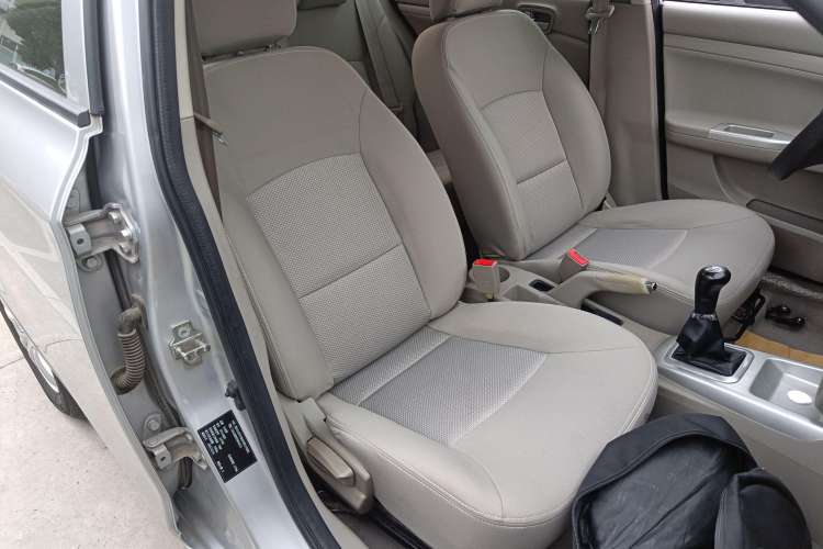 Used Changan Alsvin V3 2015 1.4L Manual Meiruan Model China V Standard
