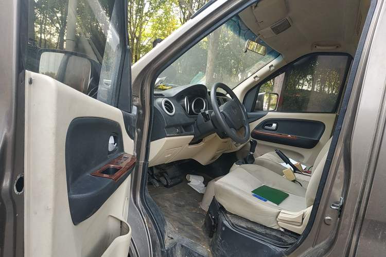 Used Chana Ruixing M80 2014 1.5L Standard Version 4G15S
