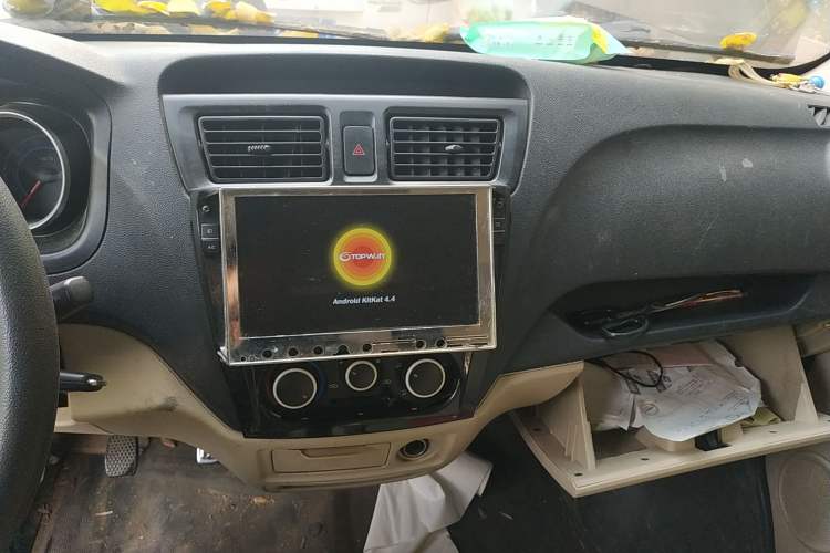 Used Chana Ruixing M80 2014 1.5L Standard Version 4G15S
