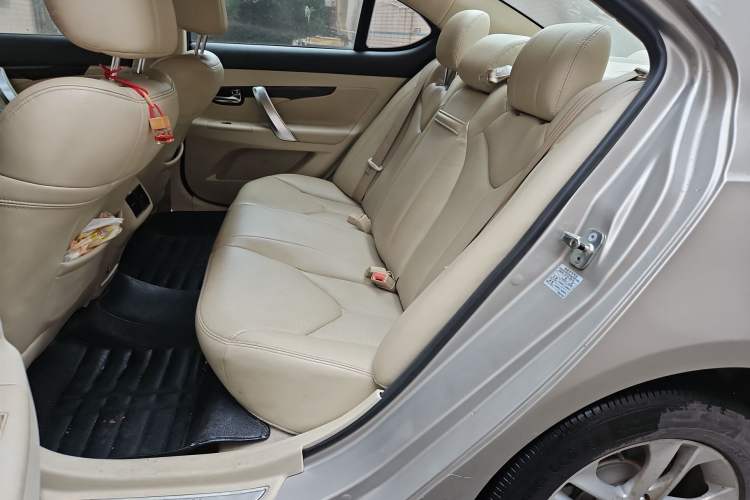 Used CHANGAN Raeton 2014 1.8T Automatic Elite Anniversary Edition China IV Standard Left Rear Seat